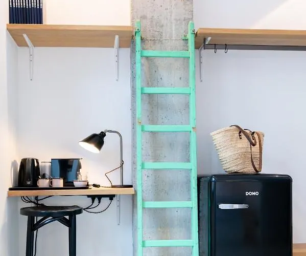 Espace 43 - Les 7 호텔